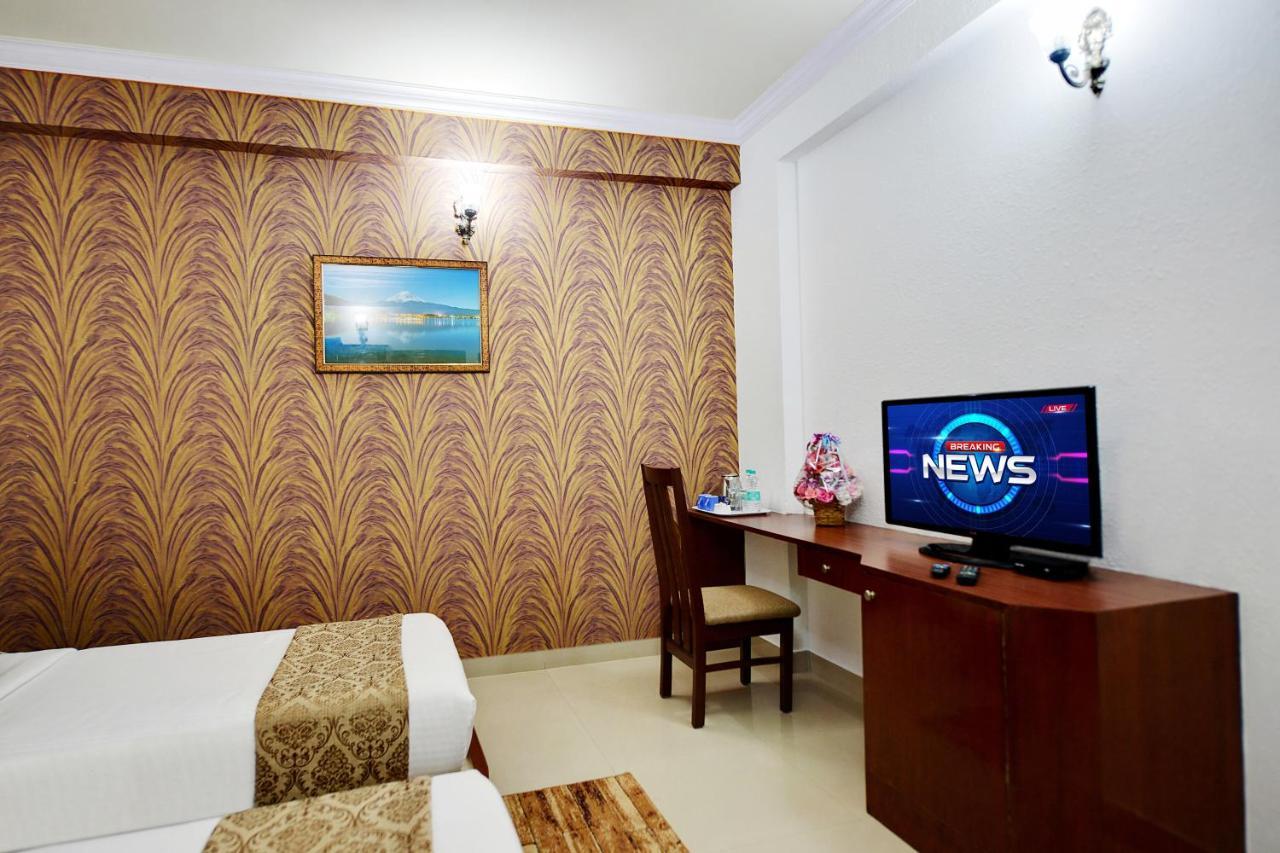 The Liverpool Blue Hotels Бангалор Екстериор снимка