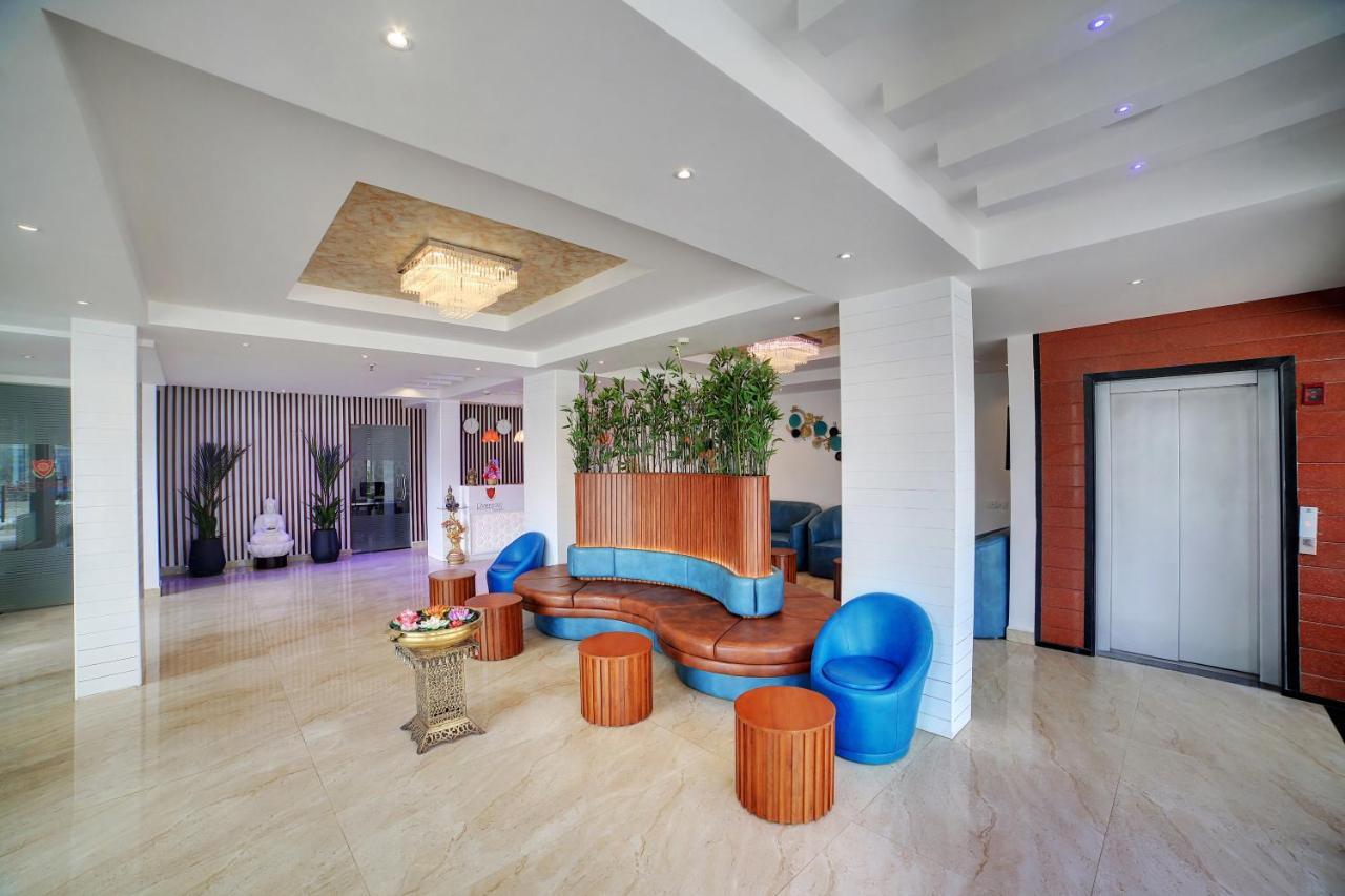 The Liverpool Blue Hotels Бангалор Екстериор снимка