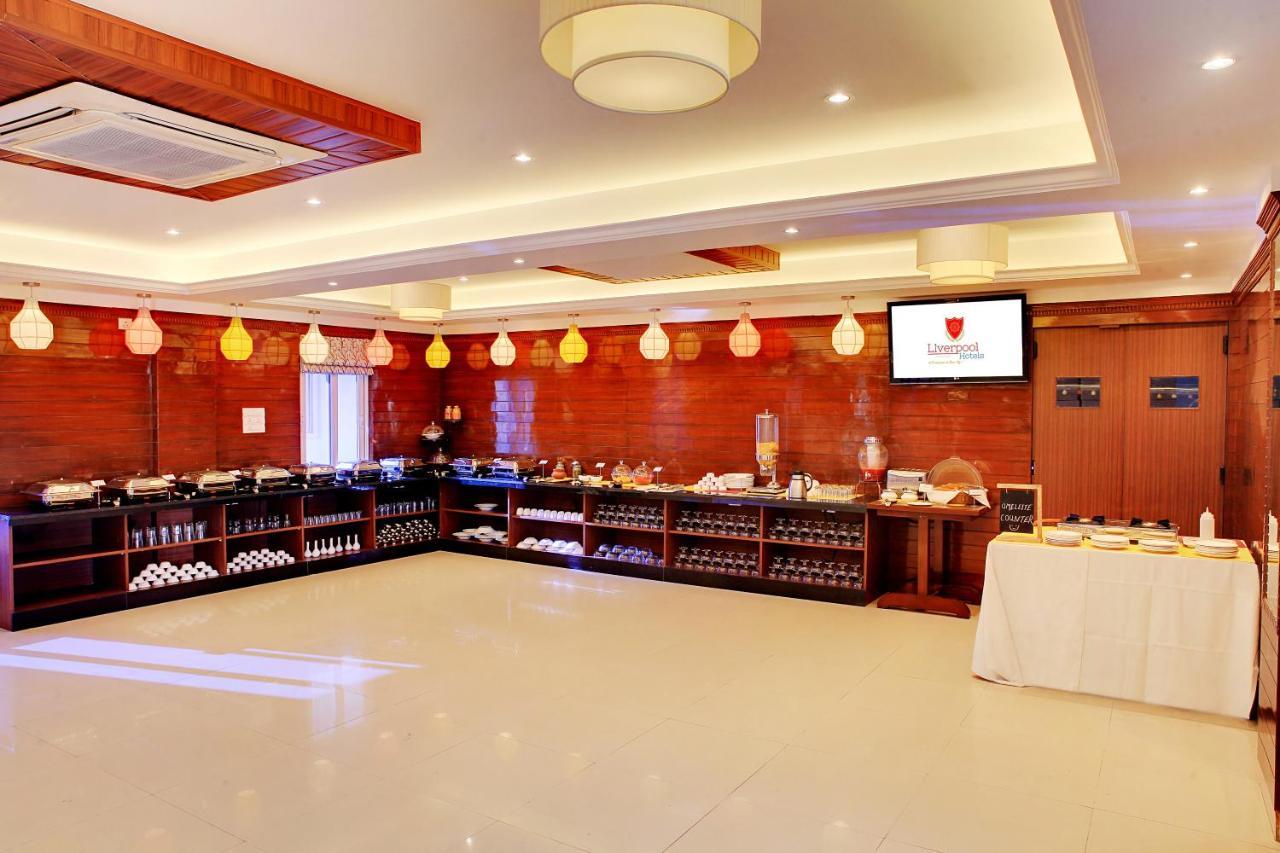 The Liverpool Blue Hotels Бангалор Екстериор снимка