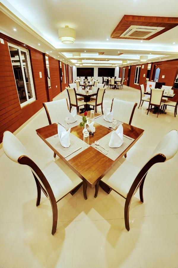 The Liverpool Blue Hotels Бангалор Екстериор снимка