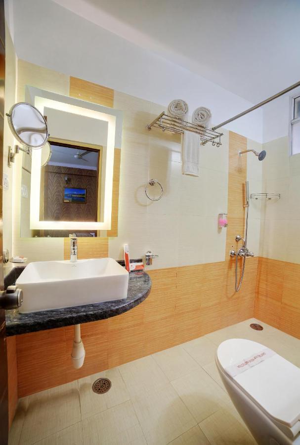 The Liverpool Blue Hotels Бангалор Екстериор снимка