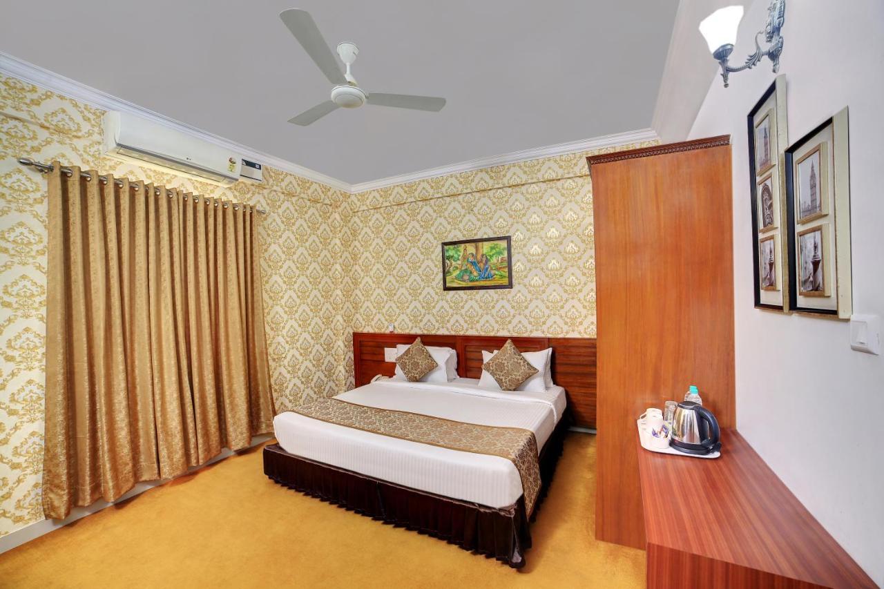 The Liverpool Blue Hotels Бангалор Екстериор снимка
